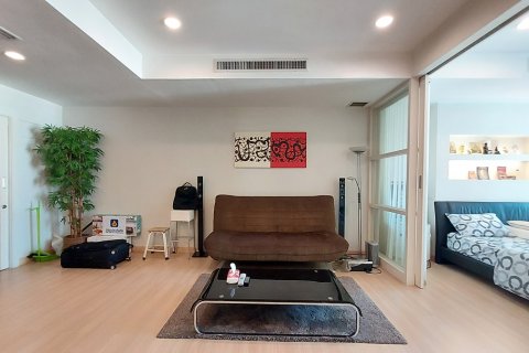 Condominio de 1 dormitorio en Bangkok, Tailandia № 201096 - foto 12
