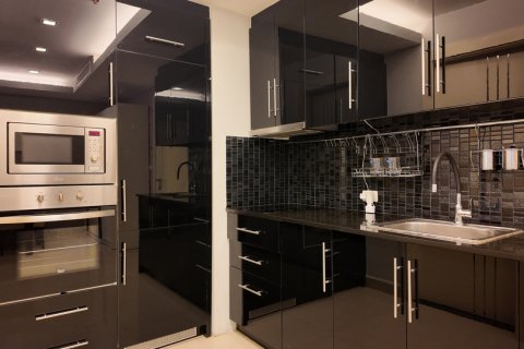 Apartamento de 2 habitaciones en Pattaya, Tailandia № 205791 - foto 3
