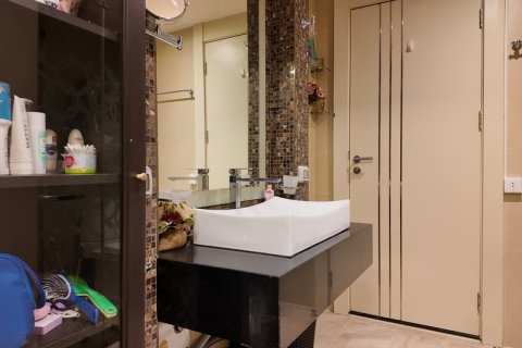 Apartamento de 2 habitaciones en Pattaya, Tailandia № 205791 - foto 10