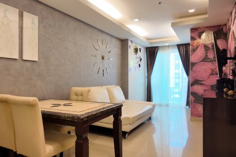 Apartment in Pattaya, Thailand 2 rooms № 205791