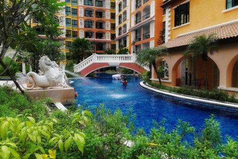 Apartamento de 2 habitaciones en Pattaya, Tailandia № 205785 - foto 17