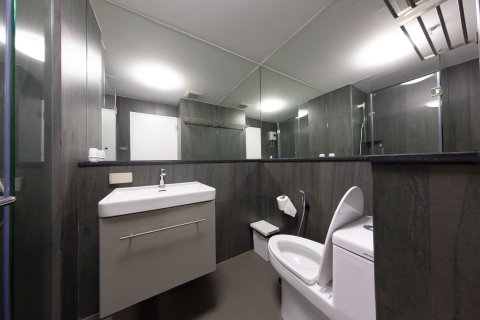 Studio in the Condo in Yan Nawa, Bangkok, Thailand № 147905 - Foto 16
