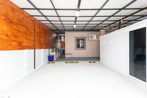 Chalet de 4 dormitorios en San Sai, Tailandia № 173423 - foto 13