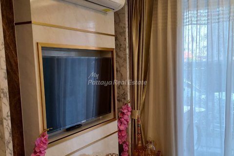 Condominio de 1 dormitorio en Bang Lamung, Tailandia № 205145 - foto 2