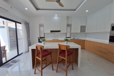 Chalet de 3 dormitorios en Hua Hin, Tailandia № 168978 - foto 3