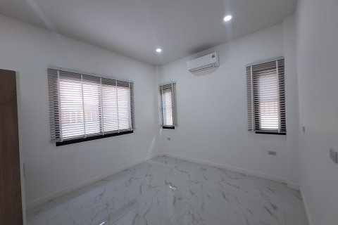 Chalet de 3 dormitorios en Hua Hin, Tailandia № 168978 - foto 13