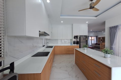 Chalet de 3 dormitorios en Hua Hin, Tailandia № 168978 - foto 5