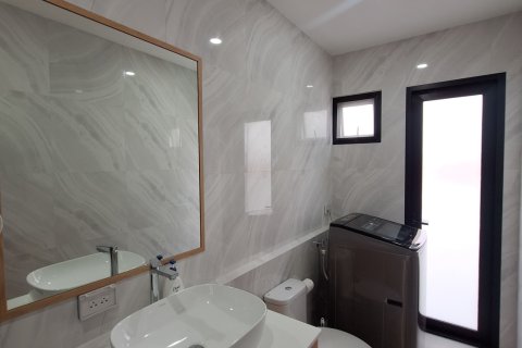 Chalet de 3 dormitorios en Hua Hin, Tailandia № 168978 - foto 11