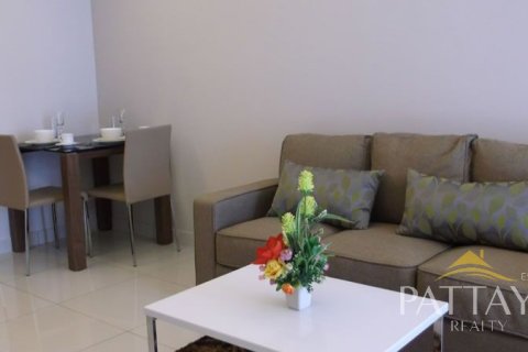 Condominio de 1 dormitorio en Jomtien Beach, Pattaya, Tailandia № 204203 - foto 2