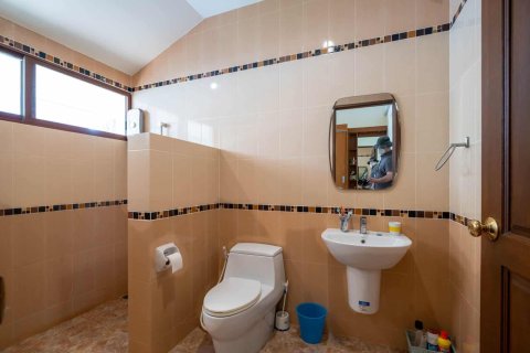 Casa de 3 dormitorios en Chiang Mai, Tailandia № 155391 - foto 11