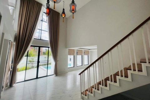 Chalet de 5 dormitorios en Chiang Mai, Tailandia № 155387 - foto 10