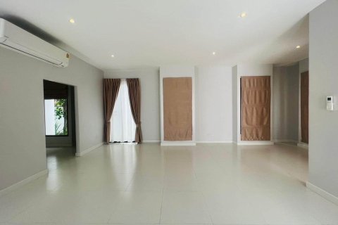 Chalet de 5 dormitorios en Chiang Mai, Tailandia № 155387 - foto 17