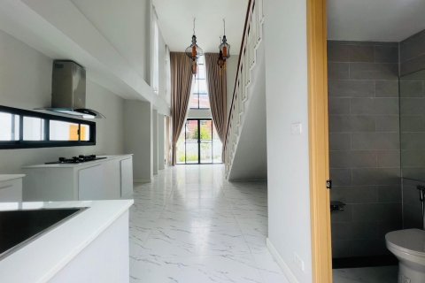 Chalet de 5 dormitorios en Chiang Mai, Tailandia № 155387 - foto 8