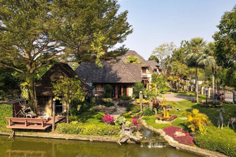 Casa de 5 dormitorios en Chiang Mai, Tailandia № 155393