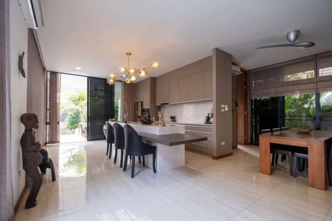 Chalet de 5 dormitorios en Chiang Mai, Tailandia № 155392 - foto 10