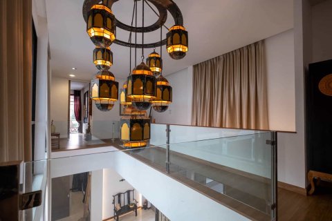 Chalet de 5 dormitorios en Chiang Mai, Tailandia № 155392 - foto 14