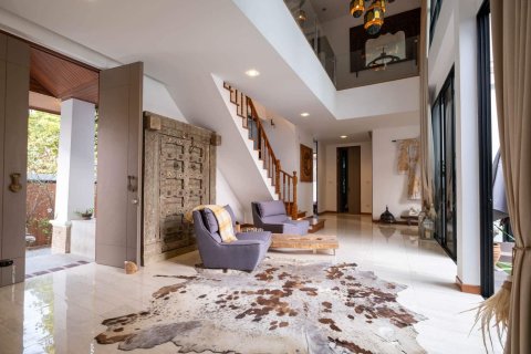 Chalet de 5 dormitorios en Chiang Mai, Tailandia № 155392 - foto 9