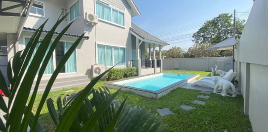Casa de 5 dormitorios en Pattaya, Tailandia № 157728