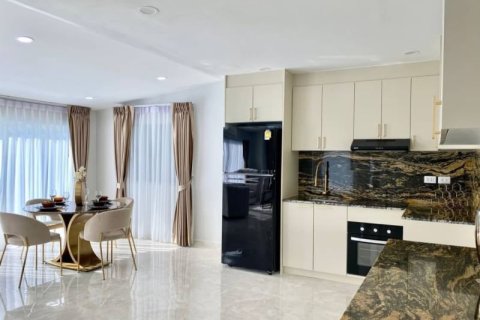 Casa de 5 dormitorios en Pattaya, Tailandia № 157728 - foto 4