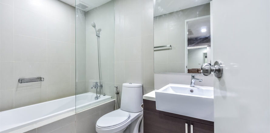 Condominio de 2 dormitorios en Bangkok, Tailandia № 188062