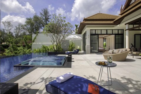 Chalet de 4 dormitorios en Bang Tao, Tailandia № 166462 - foto 28
