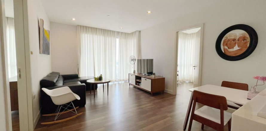 Condominio de 2 dormitorios en Phra Khanong, Bangkok, Tailandia № 62062