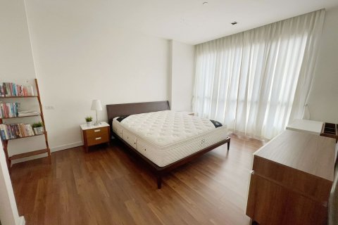 Condominio de 2 dormitorios en Phra Khanong, Bangkok, Tailandia № 62062 - foto 3