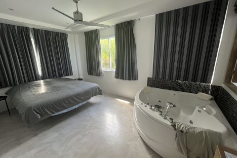 Adosado de 3 dormitorios en Chaweng Beach, Ko Samui, Tailandia № 180157 - foto 4