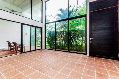 Chalet de 3 dormitorios en Hua Hin, Tailandia № 168516 - foto 4