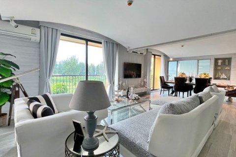 Condominio de 4 dormitorios en Hua Hin, Tailandia № 168512 - foto 19