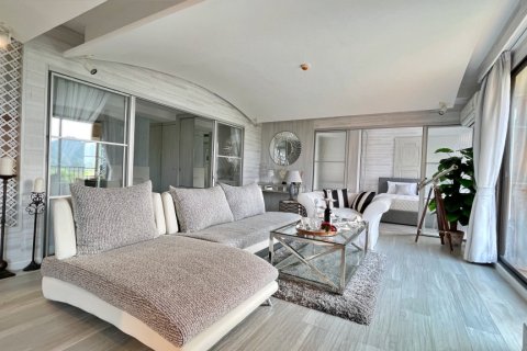 Condominio de 4 dormitorios en Hua Hin, Tailandia № 168512 - foto 15