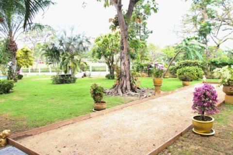 Chalet de 5 dormitorios en Hua Hin, Tailandia № 168514 - foto 22