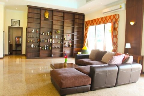 Chalet de 5 dormitorios en Hua Hin, Tailandia № 168514 - foto 10