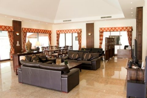 Chalet de 5 dormitorios en Hua Hin, Tailandia № 168514 - foto 13