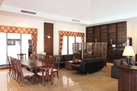 Chalet de 5 dormitorios en Hua Hin, Tailandia № 168514 - foto 19
