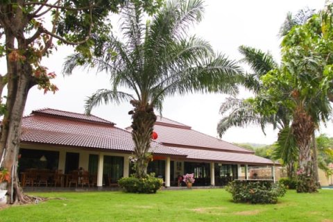 Chalet de 5 dormitorios en Hua Hin, Tailandia № 168514 - foto 20