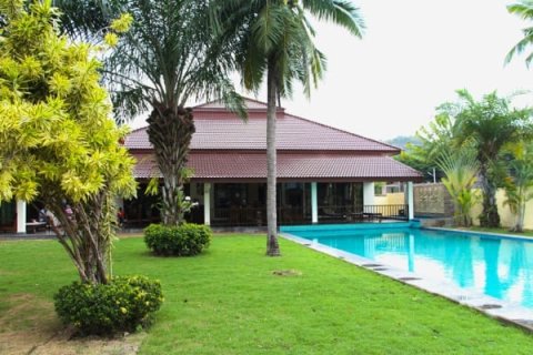 Chalet de 5 dormitorios en Hua Hin, Tailandia № 168514 - foto 4
