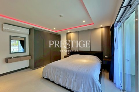 Condo in Pattaya, Thailand, 3 bedrooms  № 197941 - photo 17