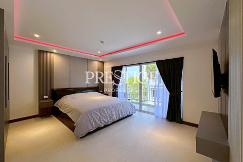 Condo in Pattaya, Thailand, 3 bedrooms  № 197941 - photo 15