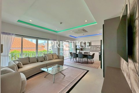 Condo in Pattaya, Thailand, 3 bedrooms  № 197941 - photo 4