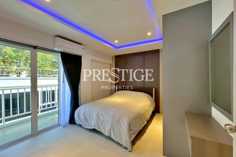 Condo in Pattaya, Thailand, 3 bedrooms  № 197941 - photo 19