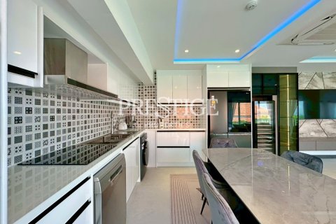 Condo in Pattaya, Thailand, 3 bedrooms  № 197941 - photo 9