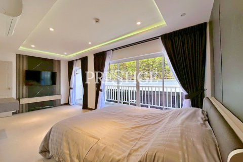 Condo in Pattaya, Thailand, 3 bedrooms  № 197941 - photo 22