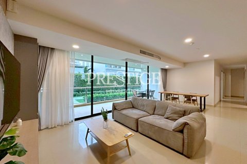 Condo in Pattaya, Thailand, 4 bedrooms  № 197935