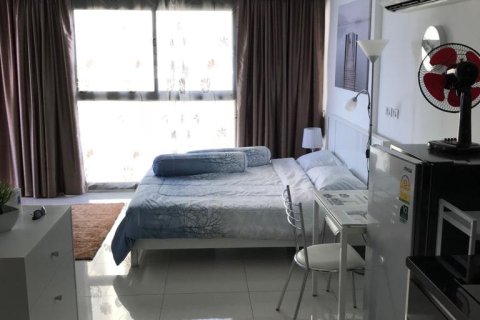 Studio in the Condo in Pattaya, Thailand in Wong Amat Tower  № 176542