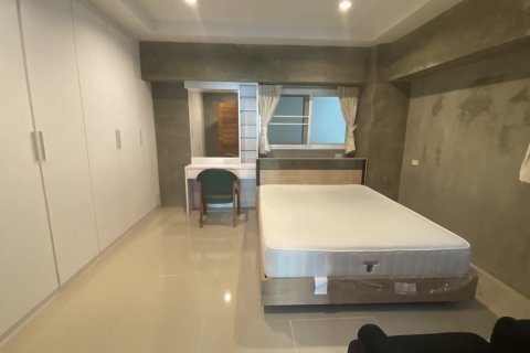 Condominio de 3 dormitorios en Khlong Toei, Bangkok, Tailandia № 200962 - foto 4