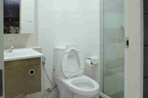 Condominio de 1 dormitorio en Bangkok, Tailandia № 208663 - foto 4