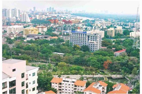 Condominio de 1 dormitorio en Thonburi, Bangkok, Tailandia № 208668 - foto 5