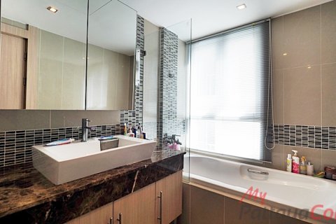 Condominio de 2 dormitorios en Bang Lamung, Tailandia № 32527 - foto 18
