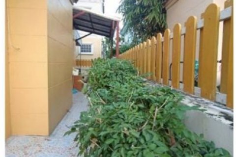 Casa de 5 dormitorios en Samut Prakan, Tailandia № 149107 - foto 3